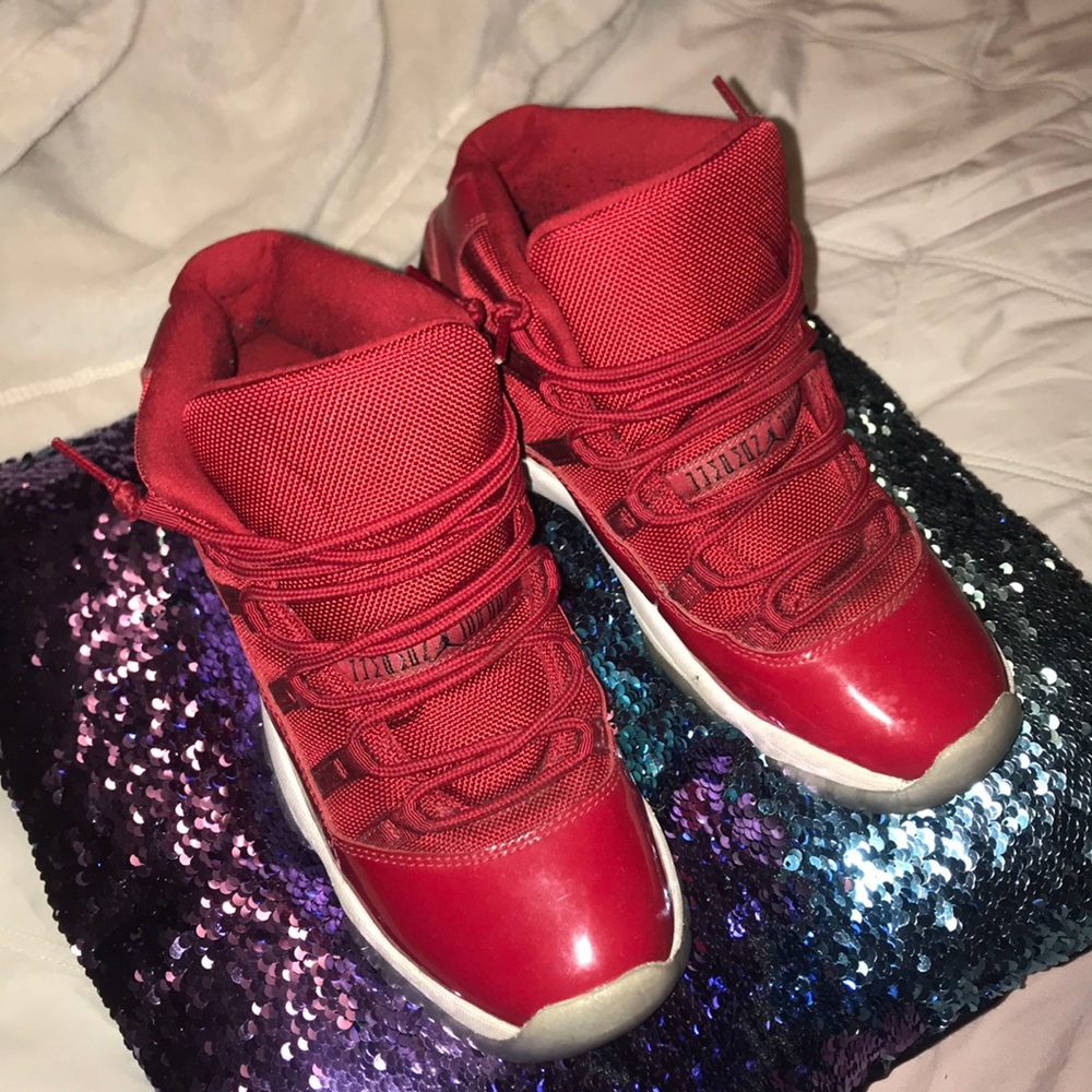 Red Jordan 11s size 6 in great condition